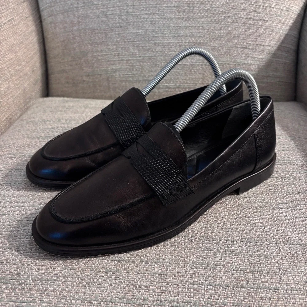 J. McLaughlin Black Brown Leather Penny Loafers Lizard Embossed Strap Womens 7.5